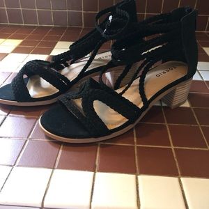 NWT torrid sandals with block heels size 10